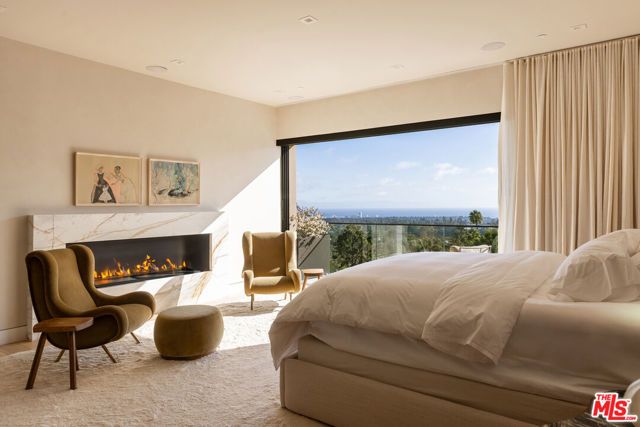 815 N Tigertail Road, Los Angeles, CA 90049