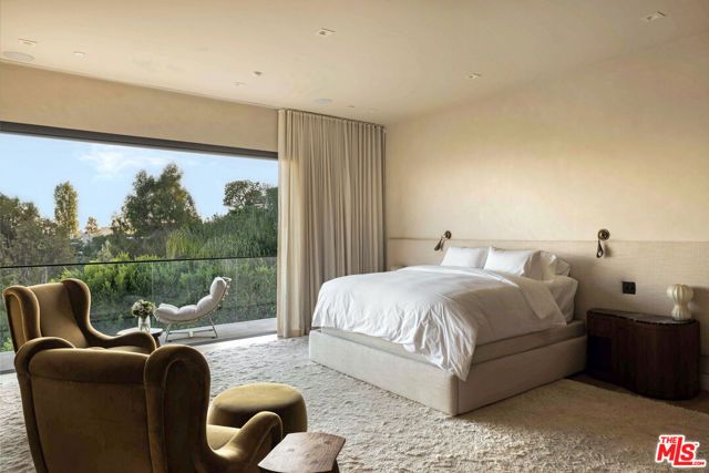 815 N Tigertail Road, Los Angeles, CA 90049