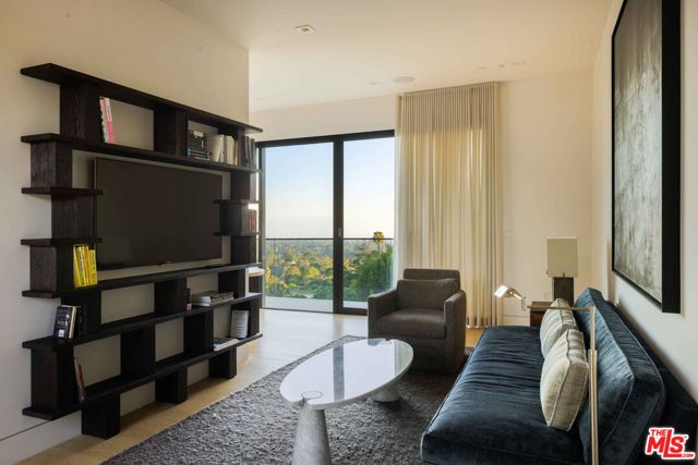 815 N Tigertail Road, Los Angeles, CA 90049