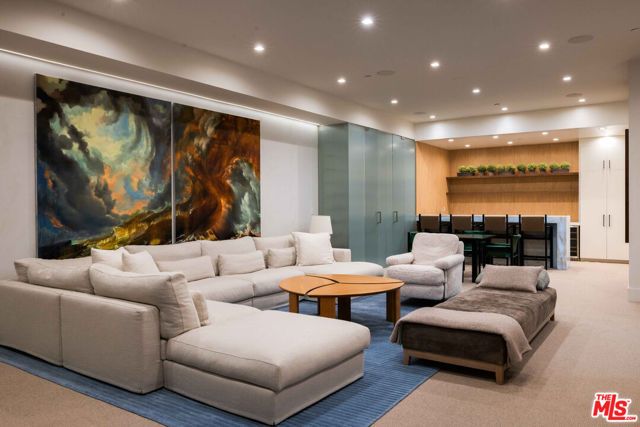 815 N Tigertail Road, Los Angeles, CA 90049