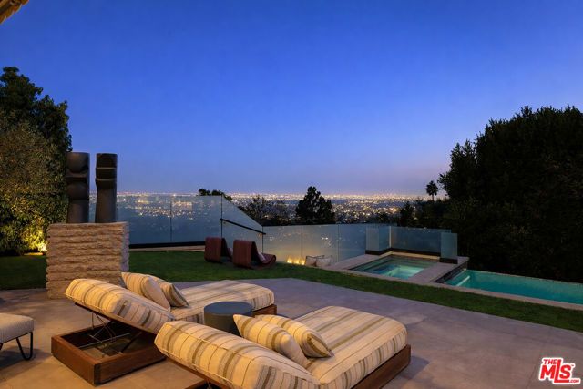 815 N Tigertail Road, Los Angeles, CA 90049