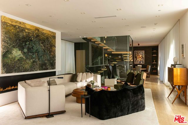 815 N Tigertail Road, Los Angeles, CA 90049