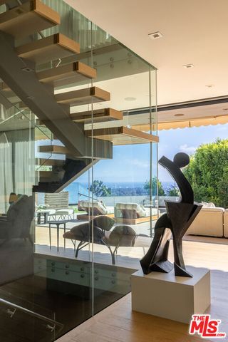 815 N Tigertail Road, Los Angeles, CA 90049