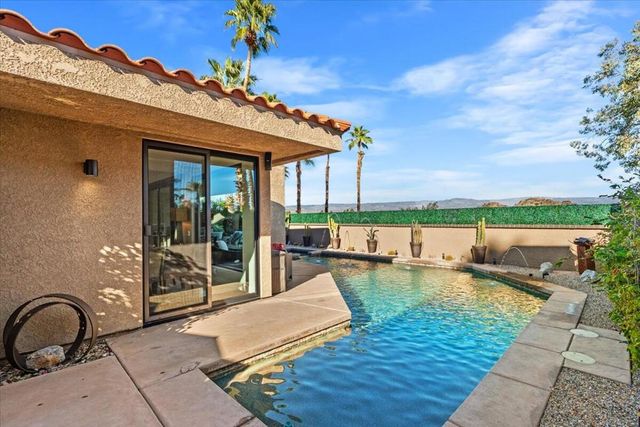 11 Vista Loma Drive, Rancho Mirage, CA 92270