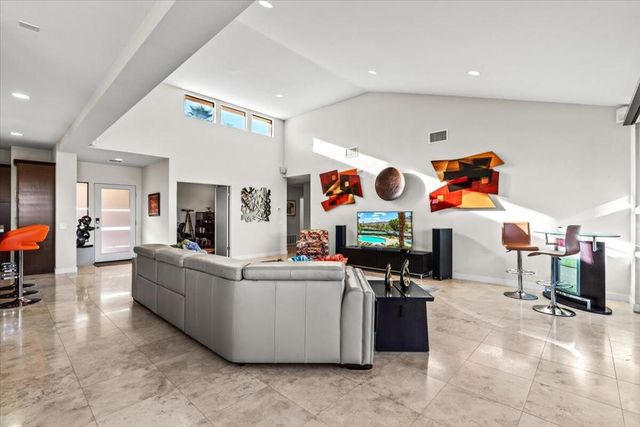 11 Vista Loma Drive, Rancho Mirage, CA 92270