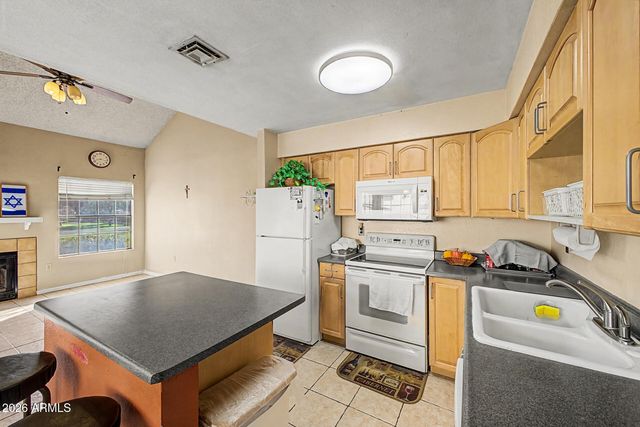 602 N MAY Street 115, Mesa, AZ 85201