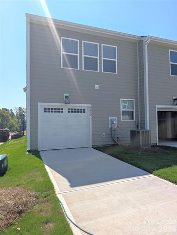 9032 Gulledge Court, Charlotte, NC 28262