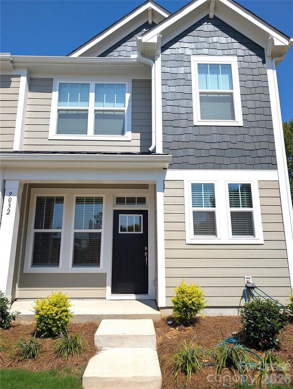 9032 Gulledge Court, Charlotte, NC 28262