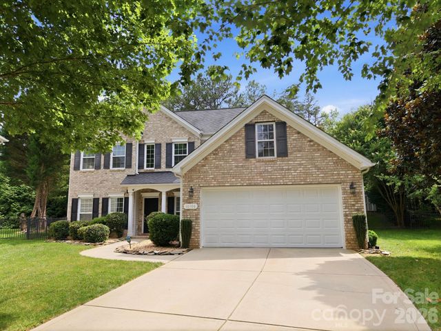 16106 Cloverleaf Court, Charlotte, NC 28277