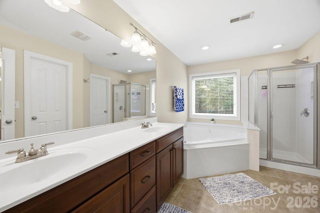 16106 Cloverleaf Court, Charlotte, NC 28277