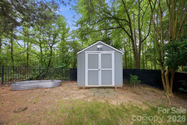 16106 Cloverleaf Court, Charlotte, NC 28277