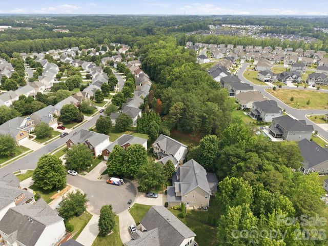 16106 Cloverleaf Court, Charlotte, NC 28277