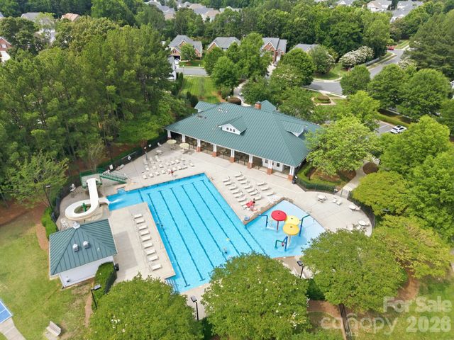 16106 Cloverleaf Court, Charlotte, NC 28277