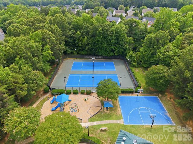 16106 Cloverleaf Court, Charlotte, NC 28277