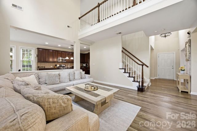 16106 Cloverleaf Court, Charlotte, NC 28277