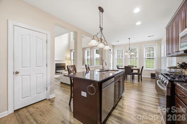 16106 Cloverleaf Court, Charlotte, NC 28277