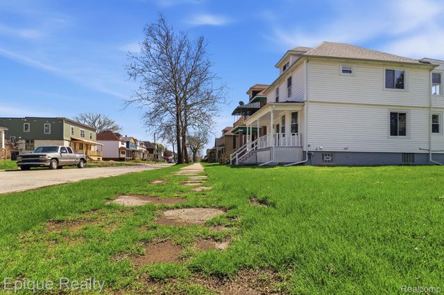 6195 16th Street, Detroit, MI 48208