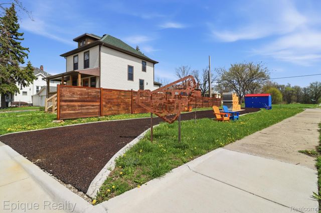 6195 16th Street, Detroit, MI 48208