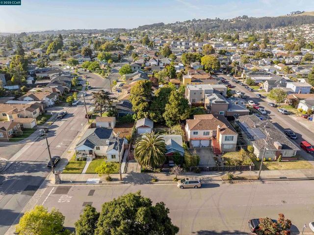 3811 Clinton Ave, Richmond, CA 94805