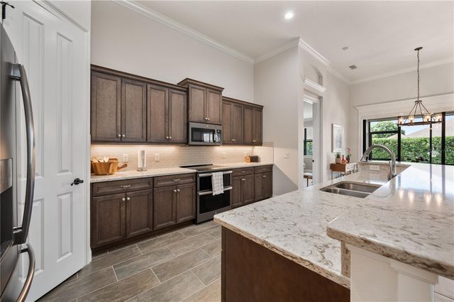 7783 LAKE JAMES BOULEVARD, Lakeland, FL 33810