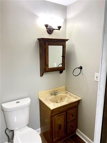 172B Hunts Neck RD, Poquoson, VA 23662