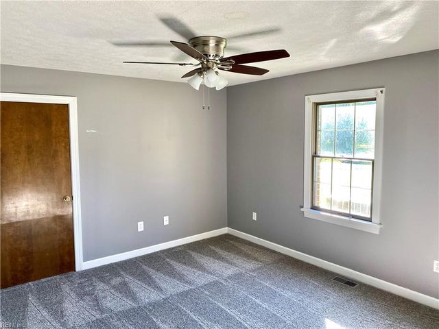 172B Hunts Neck RD, Poquoson, VA 23662