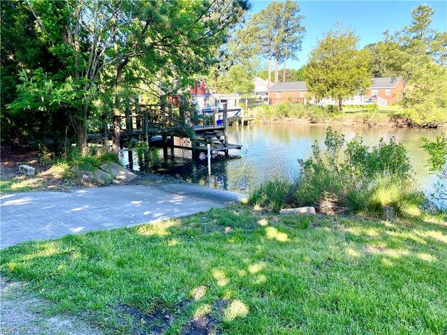 172B Hunts Neck RD, Poquoson, VA 23662