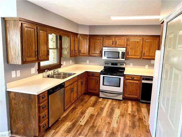 172B Hunts Neck RD, Poquoson, VA 23662