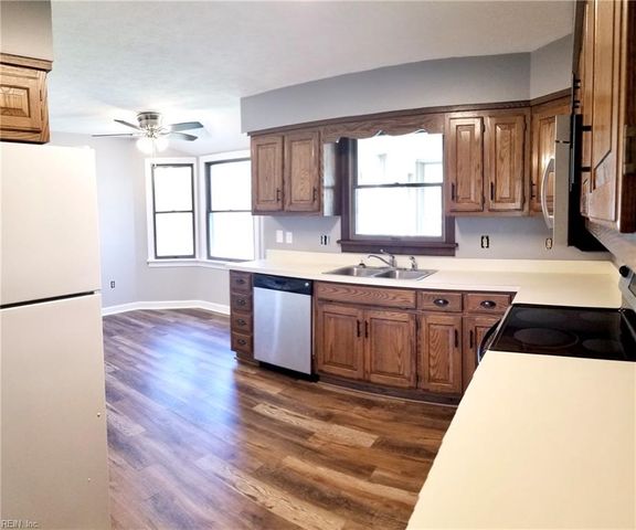 172B Hunts Neck RD, Poquoson, VA 23662