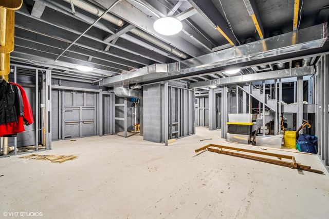 1864 Mission Hills Lane, Northbrook, IL 60062