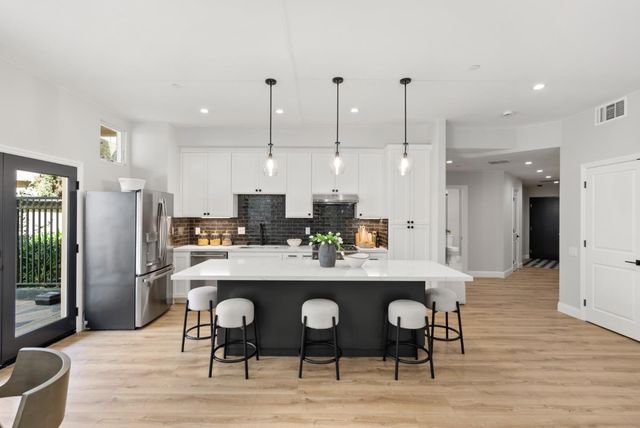 200 Sheridan Avenue 305, Palo Alto, CA 94306