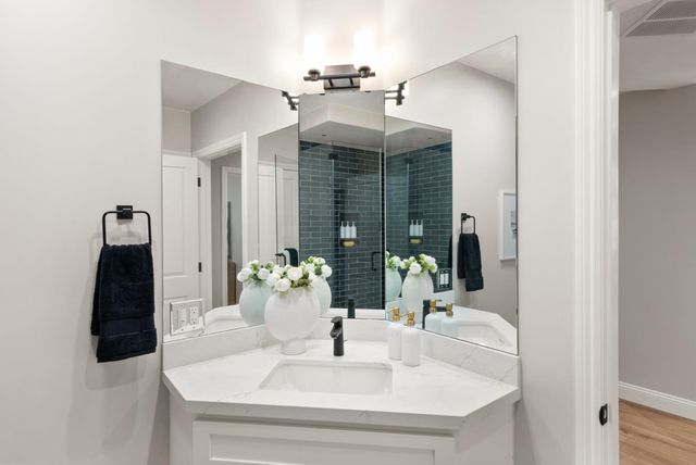 200 Sheridan Avenue 305, Palo Alto, CA 94306