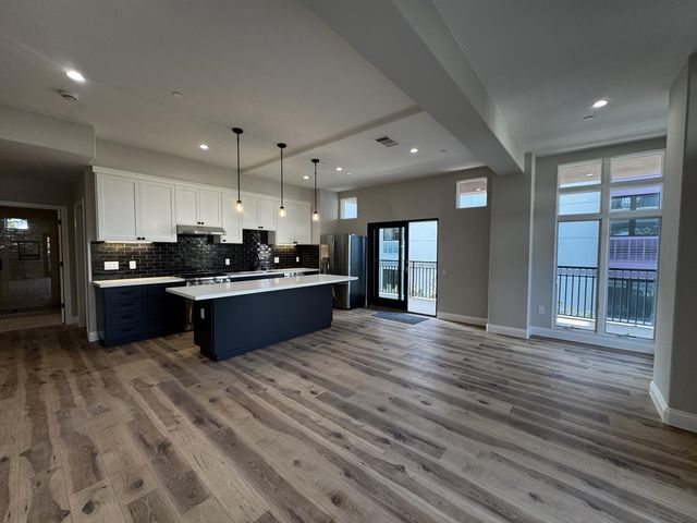 200 Sheridan Avenue 305, Palo Alto, CA 94306