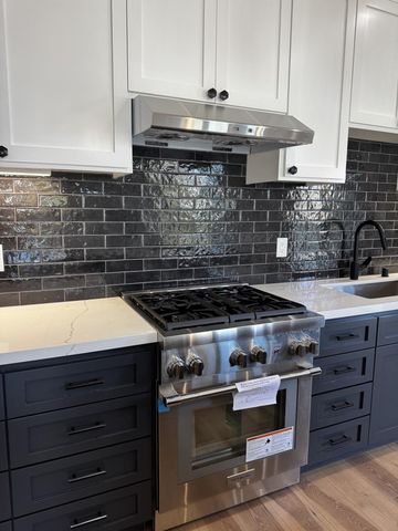 200 Sheridan Avenue 305, Palo Alto, CA 94306