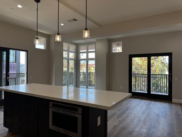 200 Sheridan Avenue 305, Palo Alto, CA 94306