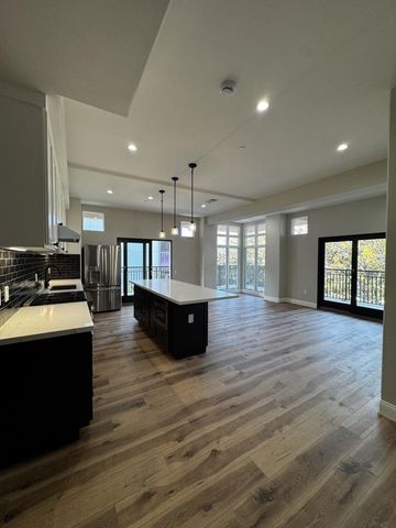 200 Sheridan Avenue 305, Palo Alto, CA 94306