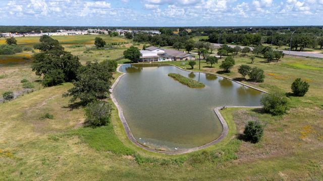 3345 E Austin ST, Giddings, TX 78942