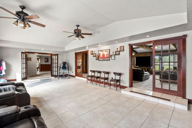 3345 E Austin ST, Giddings, TX 78942