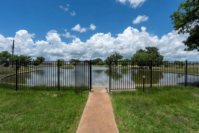 3345 E Austin ST, Giddings, TX 78942