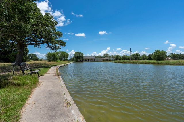 3345 E Austin ST, Giddings, TX 78942