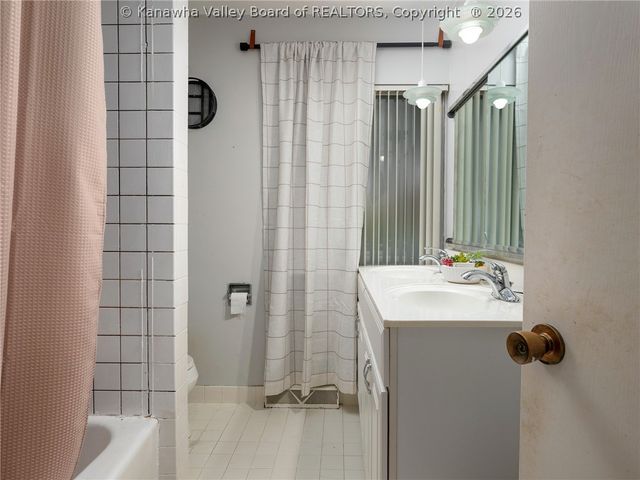 604 Bendview Drive, Charleston, WV 25314