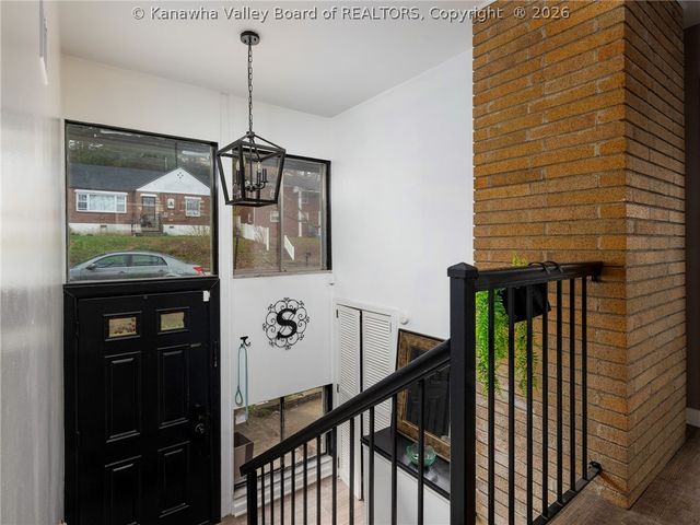 604 Bendview Drive, Charleston, WV 25314