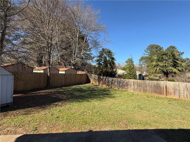 596 Lakeridge SE Circle, Conyers, GA 30094