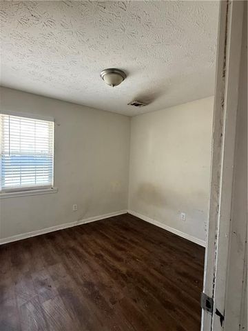 596 Lakeridge SE Circle, Conyers, GA 30094