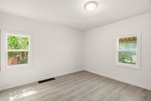 3924 N Madison St, Spokane, WA 99205