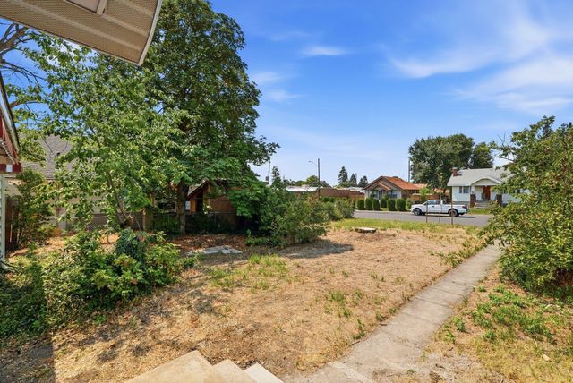 3924 N Madison St, Spokane, WA 99205