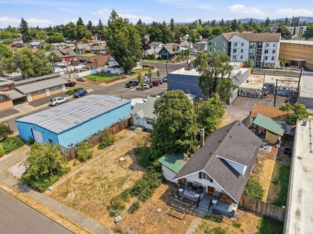 3924 N Madison St, Spokane, WA 99205