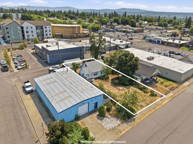 3924 N Madison St, Spokane, WA 99205