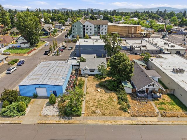 3924 N Madison St, Spokane, WA 99205
