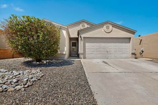 8415 Crimson Avenue NW, Albuquerque, NM 87120